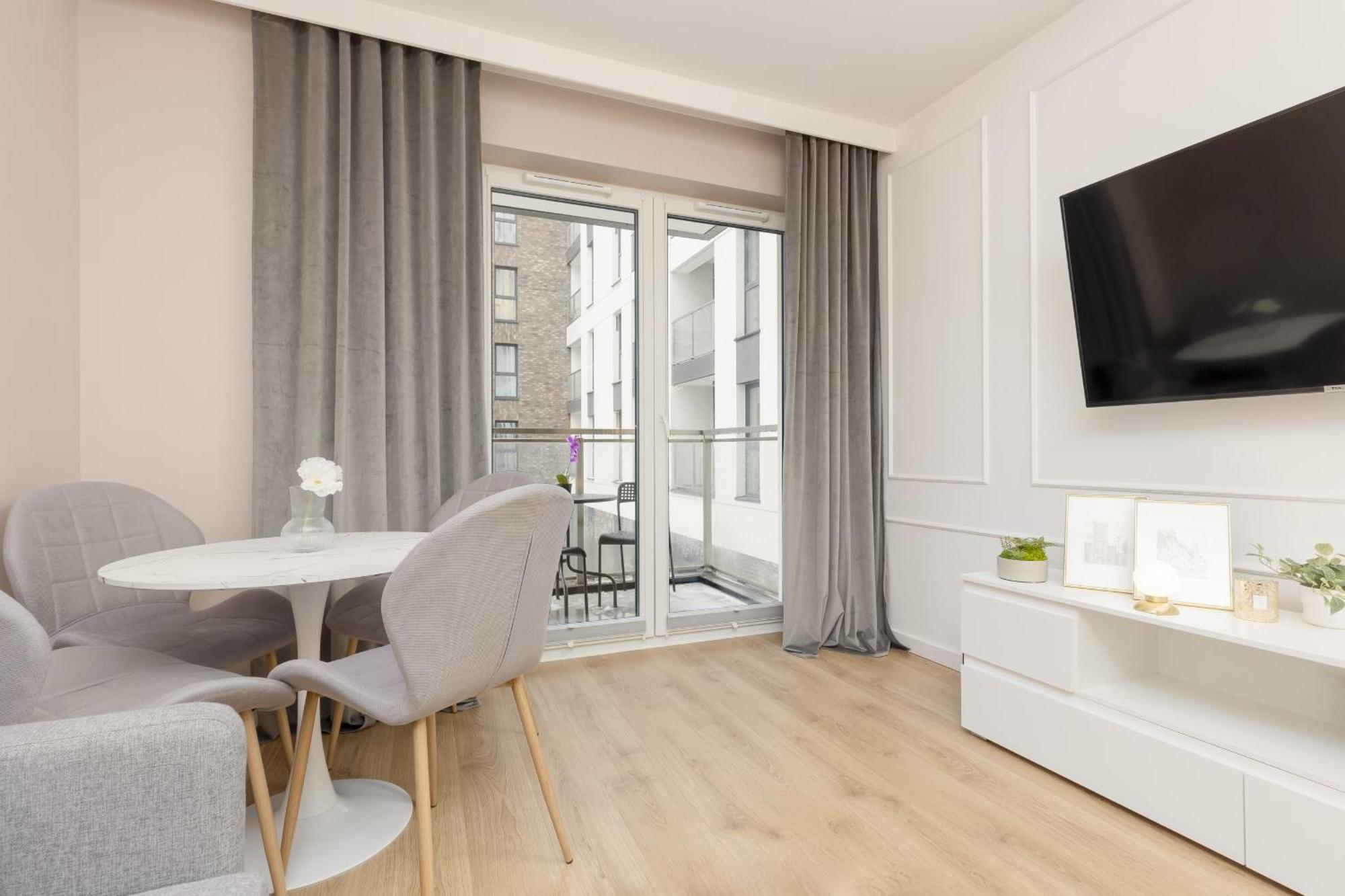 Apartament White & Gold Marble Fabryczna By Renters