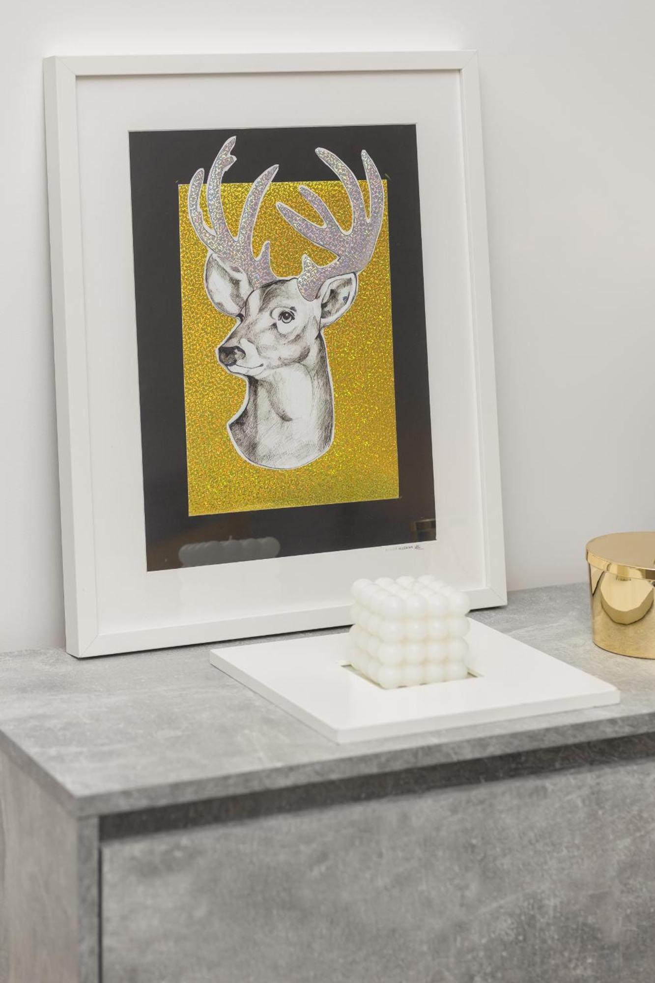 White & Gold Marble Fabryczna By Renters Apartament